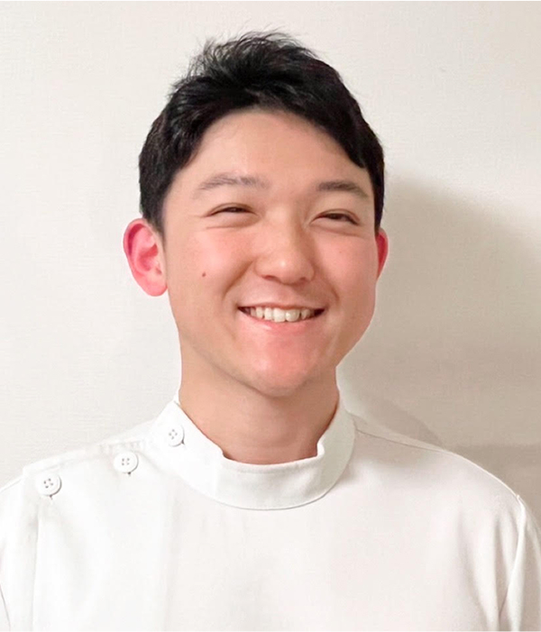 男性スタッフの顔写真